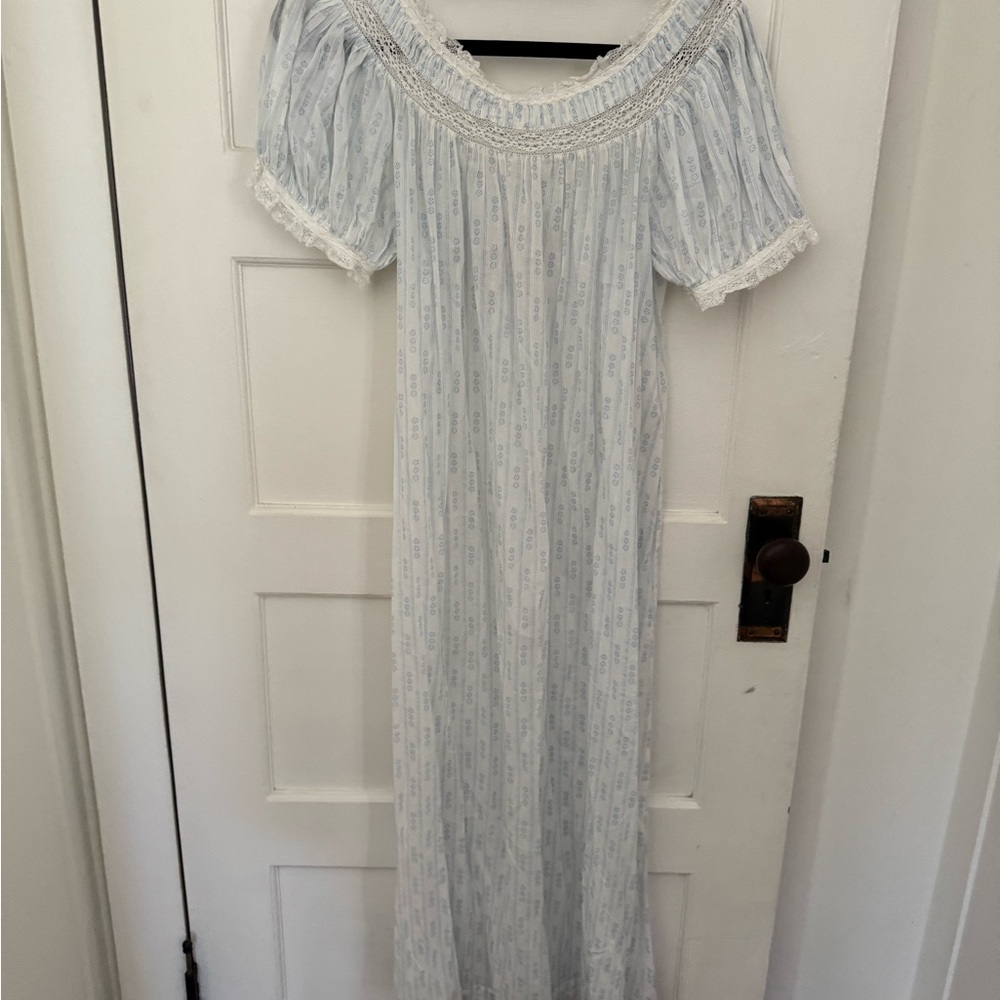 Doen Cream and Blue Lace-Trimmed Nightgown Dress- NWT